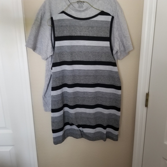 Lot Of 2 Men's Xl Gray Reebok  T Shirt, Striped Street Rules Tank Gray Black XL - Picture 9 of 10